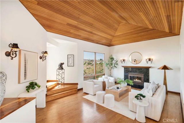 1992 San Remo, Laguna Beach, CA 92651