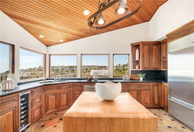 1992 San Remo, Laguna Beach, CA 92651