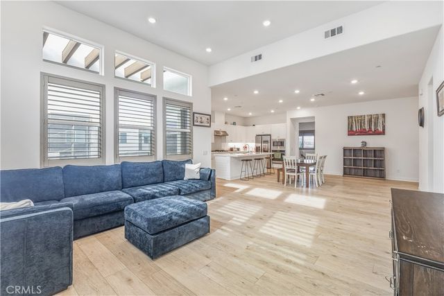 27227 Diamond Peak Lane 302, Valencia, CA 91381
