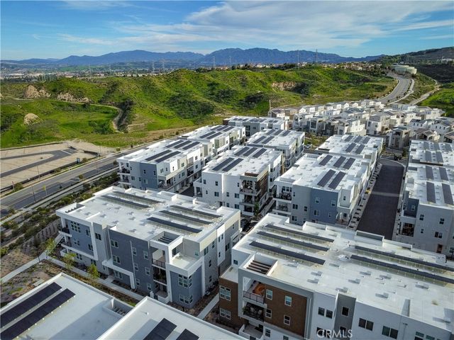 27227 Diamond Peak Lane 302, Valencia, CA 91381