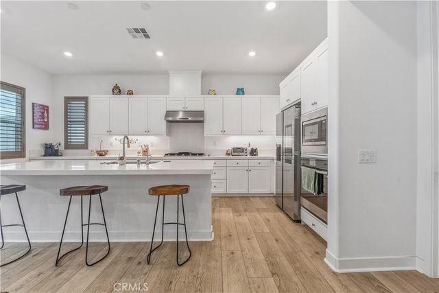 27227 Diamond Peak Lane 302, Valencia, CA 91381