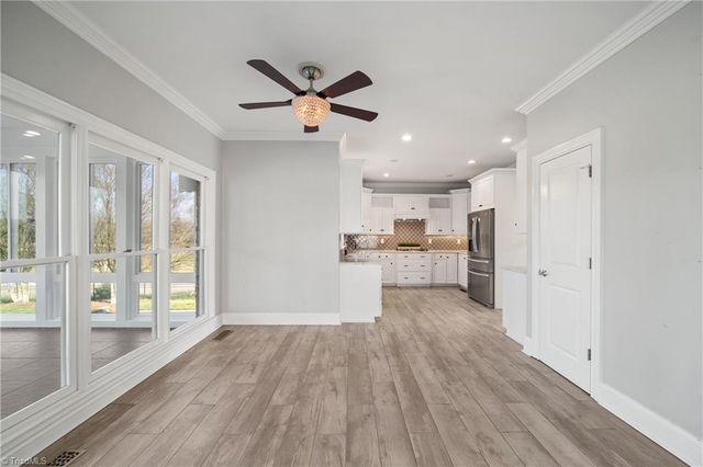 1040 Keswick Lane, Clemmons, NC 27012