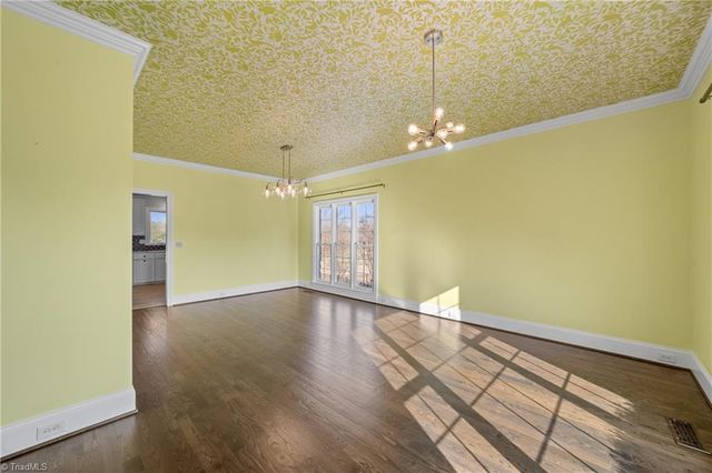 1040 Keswick Lane, Clemmons, NC 27012