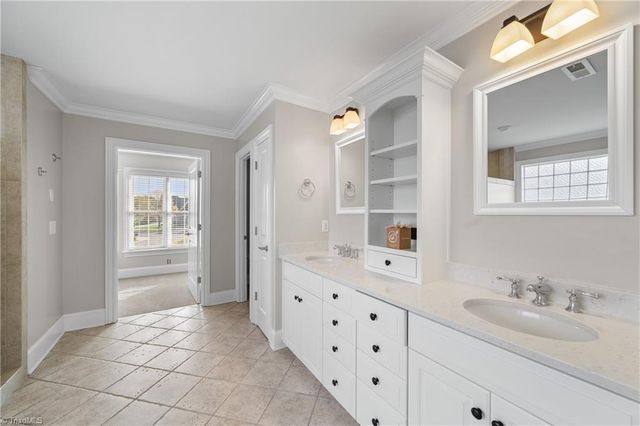 1040 Keswick Lane, Clemmons, NC 27012