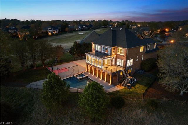 1040 Keswick Lane, Clemmons, NC 27012