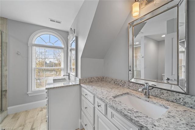 1040 Keswick Lane, Clemmons, NC 27012