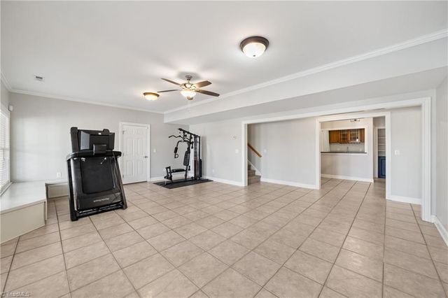 1040 Keswick Lane, Clemmons, NC 27012
