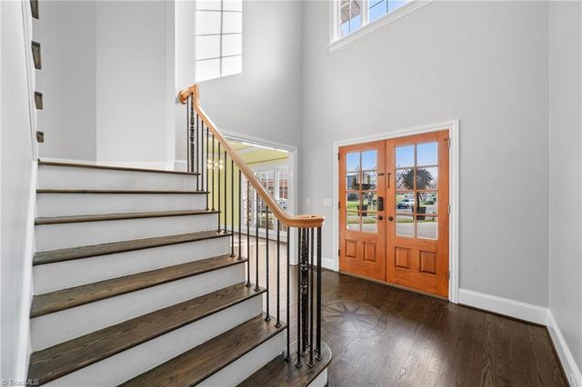 1040 Keswick Lane, Clemmons, NC 27012