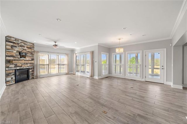 1040 Keswick Lane, Clemmons, NC 27012