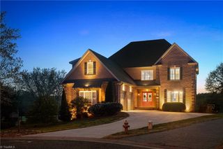 1040 Keswick Lane, Clemmons, NC 27012