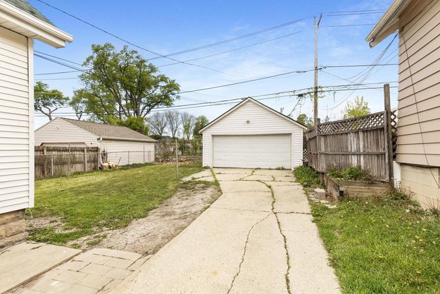 547 S Oak Park COURT, Milwaukee, WI 53214