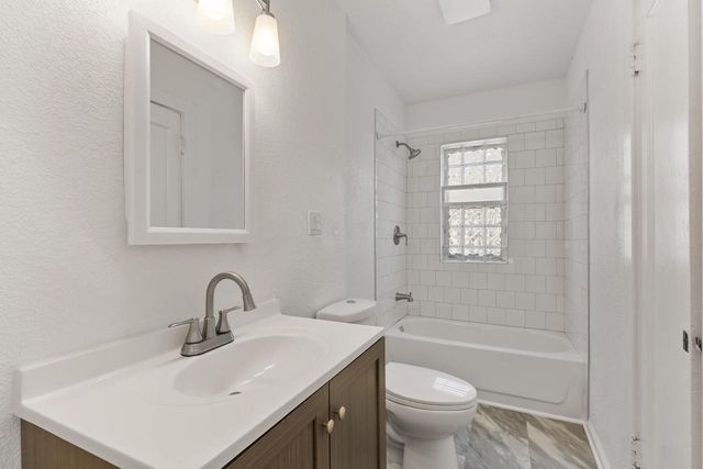 547 S Oak Park COURT, Milwaukee, WI 53214
