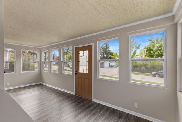 547 S Oak Park COURT, Milwaukee, WI 53214