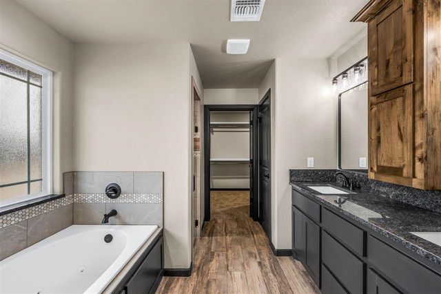 11302 NE Bullfrog, Elgin, OK 73538