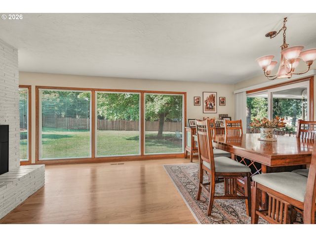 230 PARK Dr, Oregon City, OR 97045