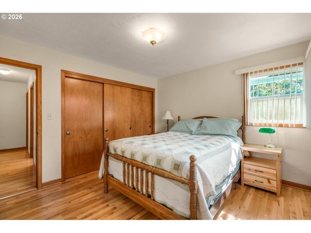 230 PARK Dr, Oregon City, OR 97045