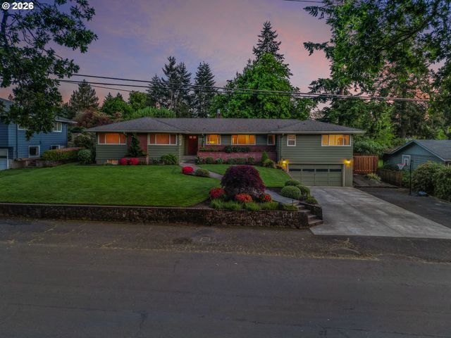 230 PARK Dr, Oregon City, OR 97045