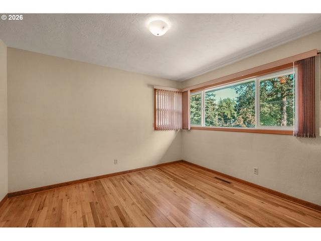 230 PARK Dr, Oregon City, OR 97045