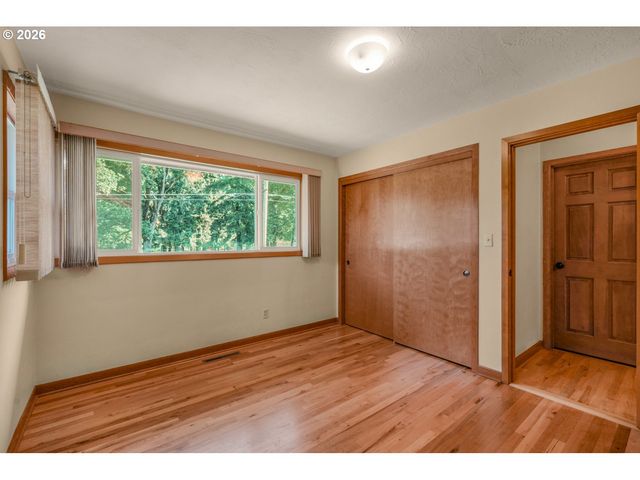 230 PARK Dr, Oregon City, OR 97045