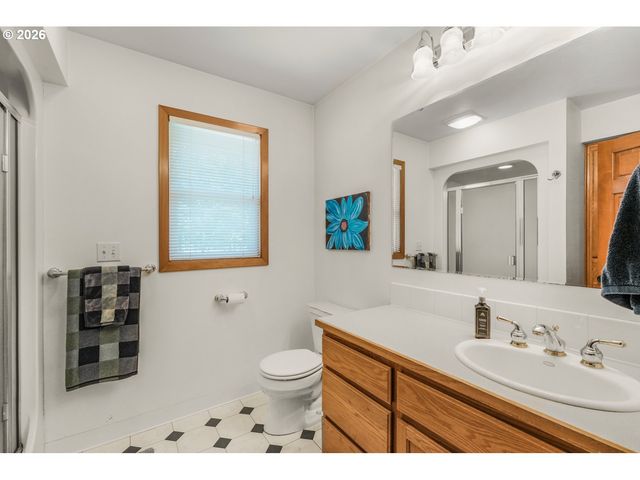230 PARK Dr, Oregon City, OR 97045