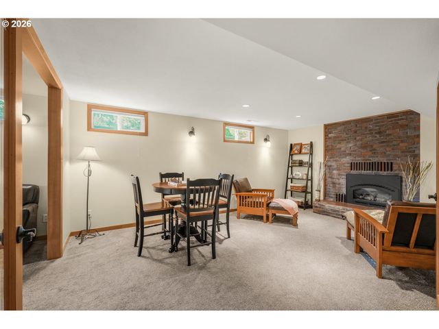 230 PARK Dr, Oregon City, OR 97045