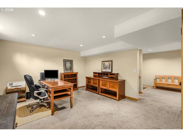 230 PARK Dr, Oregon City, OR 97045