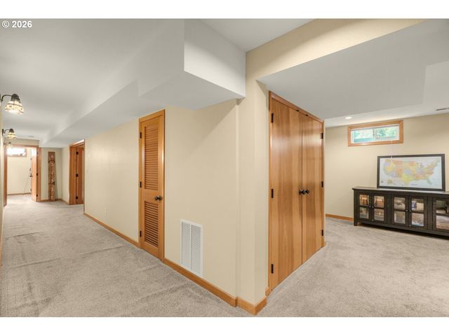 230 PARK Dr, Oregon City, OR 97045