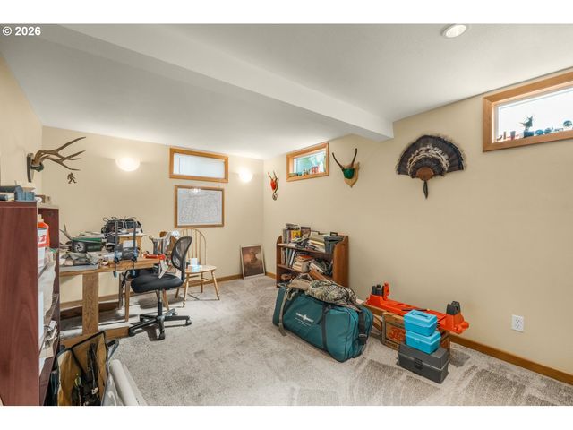 230 PARK Dr, Oregon City, OR 97045