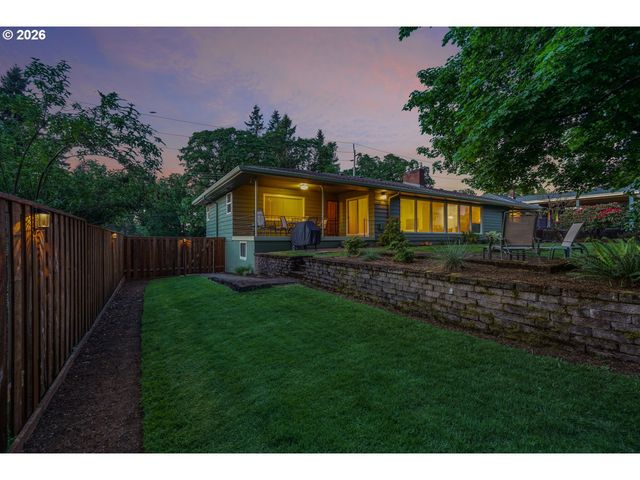 230 PARK Dr, Oregon City, OR 97045