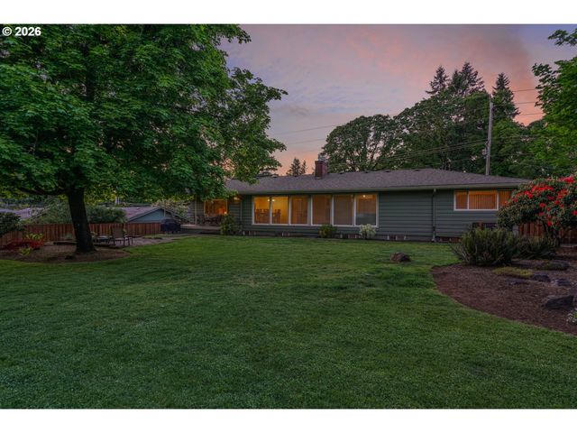230 PARK Dr, Oregon City, OR 97045