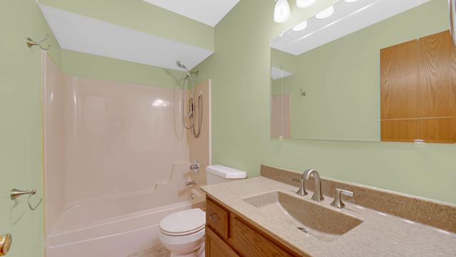 218 Summerhill Drive, Dyer, IN 46311