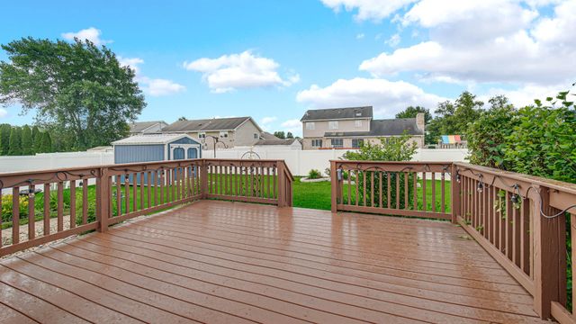 218 Summerhill Drive, Dyer, IN 46311