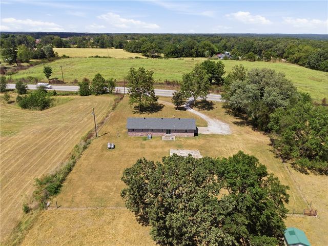 15099 Highway 72, Gravette, AR 72736