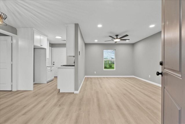 123 Lake Road, La Marque, TX 77568