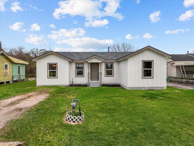 123 Lake Road, La Marque, TX 77568