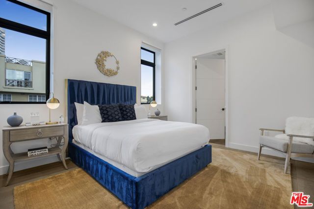 10563 Ashton Avenue 3, Los Angeles, CA 90024