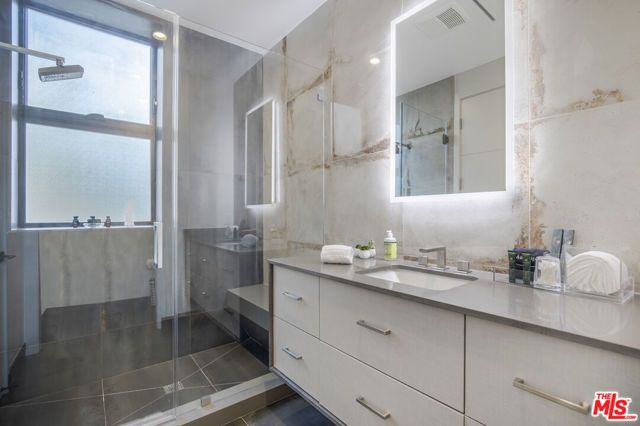 10563 Ashton Avenue 3, Los Angeles, CA 90024