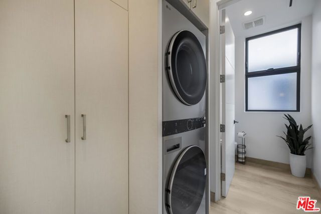 10563 Ashton Avenue 3, Los Angeles, CA 90024