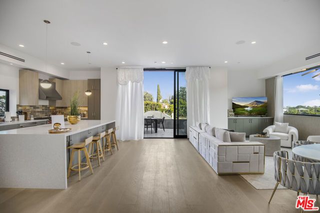 10563 Ashton Avenue 3, Los Angeles, CA 90024