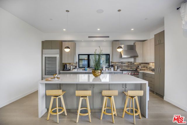 10563 Ashton Avenue 3, Los Angeles, CA 90024