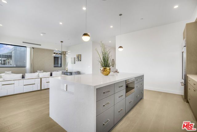 10563 Ashton Avenue 3, Los Angeles, CA 90024