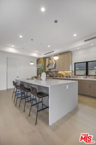 10563 Ashton Avenue 3, Los Angeles, CA 90024