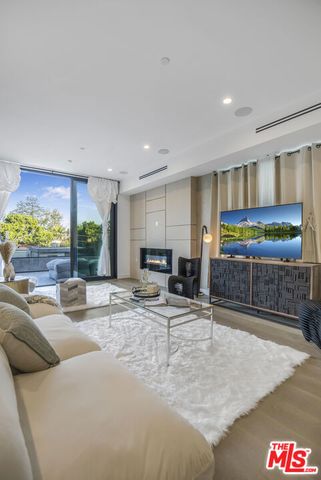 10563 Ashton Avenue 3, Los Angeles, CA 90024