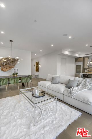 10563 Ashton Avenue 3, Los Angeles, CA 90024