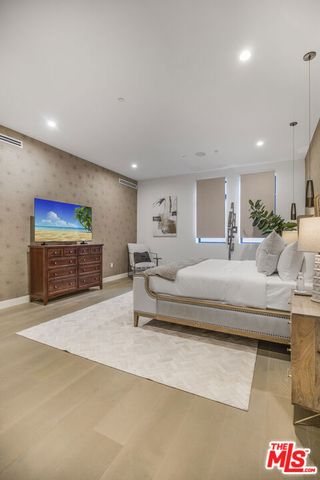 10563 Ashton Avenue 3, Los Angeles, CA 90024