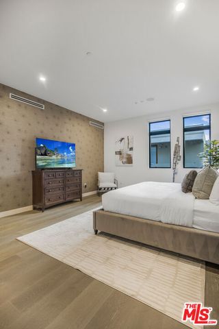 10563 Ashton Avenue 3, Los Angeles, CA 90024