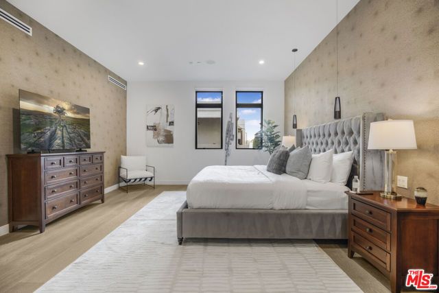 10563 Ashton Avenue 3, Los Angeles, CA 90024