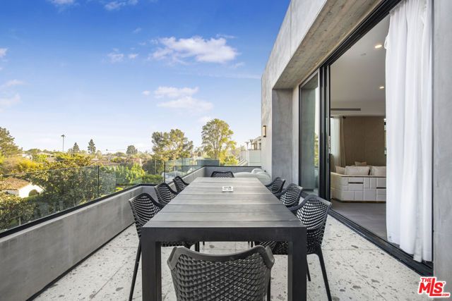 10563 Ashton Avenue 3, Los Angeles, CA 90024