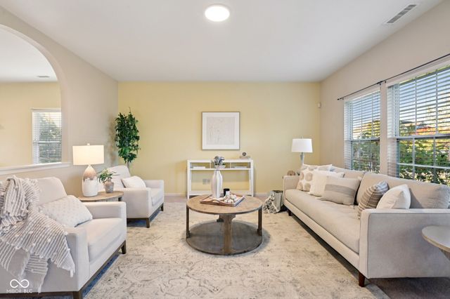 561 Plainville Drive, Westfield, IN 46074