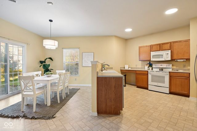 561 Plainville Drive, Westfield, IN 46074